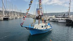 Son süngerci 'Aksona Mehmet’in teknesi yeniden denizle buluştu