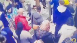 İstanbul - Sultanahmet’te yankesicilik yaparken suçüstü yakalanan 2 kadın tutuklandı