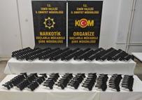 İzmir'de 149 ruhsatsız tabanca bulundu; 2 gözaltı