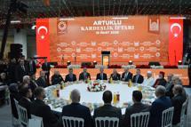 Mardin’de farklı inançların temsilcileri iftar sofrasında buluştu