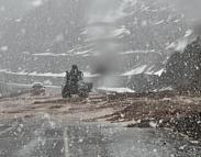 Bingöl’de sağanak sonrası yolda biriken çamur temizlendi