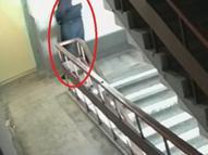 Kayseri’de kurye, sipariş getirdiği binaya idrarını yaptı