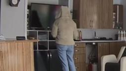 İstanbul - Zeytinburnu'nda kuaförden eşya çalan şüpheli kamerada