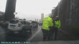 İstanbul - Bağcılar'da boğazına şeker kaçan sürücüyü polis kurtardı