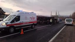 Kütahya'da kamyonet devrildi: 2 yaralı