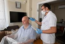 Başkan Uysal: Muratpaşa'da herkese uzanan bir el var