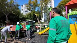 Mezitli’de parklar yenileniyor