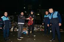 İstanbul- Esenyurt'ta çöpte bulunan 1 milyon 200 bin liralık altın sahibine teslim edildi