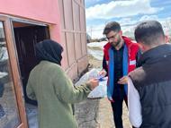 Bingöl’de yetim ve öksüz çocuklara giyim kartı desteği