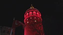 İstanbul - Galata Kulesi 'Multipl Miyelom' hastalığına farkındalık kapsamında kırmızı ışıklarla aydınlatıldı