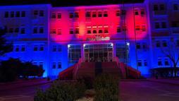 Otizme farkındalık için mavi balon uçurdular