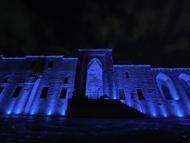 Mardin’de tarihi yapılar, otizm farkındalığı için mavi ışıkla aydınlatıldı