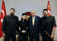 Cumhurbaşkanı Erdoğan, 'Ay Yola' müzik grubu ile bir araya geldi