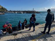 Deniz manzarası izlerken dalga ile açığa sürüklendiler; 2 kardeş kurtuldu, kuzenleri öldü