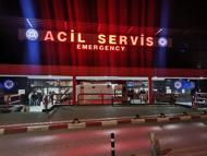 Parkta rastgele bıçak sallayan kişi, 2 yaşındaki Samet’i boğazından yaraladı