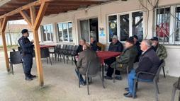 Edirne’de jandarma dolandırıcılığa karşı bilgilendirdi