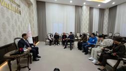 Özel bireylerden kanun dinletisi ve anlamlı resim hediyesi