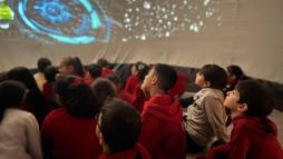 Canik’te öğrencilere mobil planetaryumla uzay eğitimi