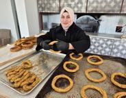 3 çocuk annesi Gamze, baba mesleği fırıncılığı sürdürüyor