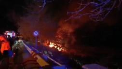 Plaja yakın barakalarda çıkan yangında 'kundaklama' şüphesi