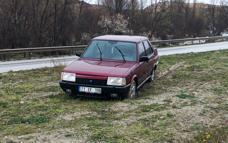 Refüje çıkan otomobilin sürücüsü yaralandı