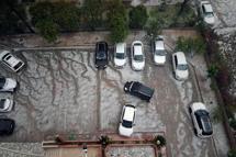 Adana’da sağanak ve dolu yağışı; cadde ve sokaklar beyaza büründü