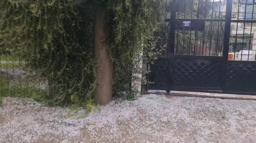 Osmaniye'de sağanak ve dolu yağışı; cadde ve sokaklar beyaza büründü