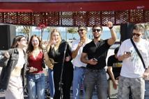 Erasmuslu gençlerden mini konser