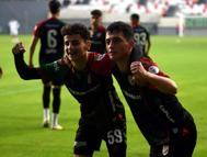 Karşıyaka'da Berat'a Fransız kancası