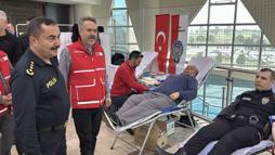 Samsun’da Polis Teşkilatı’nın 181’inci yılında 181 emniyet personelinden kan bağışı
