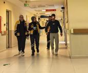 Kesim sırasında fırlayan ağaç parçası gözüne saplandı