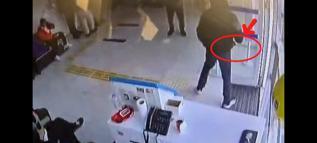 Satırla banka soymaya çalışan kar maskeli şüpheli, kaçarken yakalandı