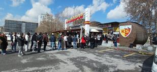 Kayserispor taraftarlarından Fenerbahçe maçının biletlerine büyük ilgi