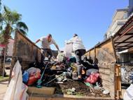 Aynı evden 3 yılda 20 kamyon çöp çıkarıldı