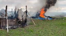 Çorum’da ağıl ile 150 saman balyası yandı