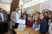 Başkan Erkan Aydın Bursa 23’üncü Kitap Fuarı’nda çocuk yazarlarla buluştu