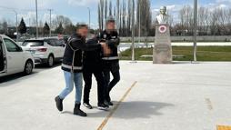 Daltonlar suç örgütü ile bağlantılı 2 şüphelinin aracında el bombası ele geçirildi