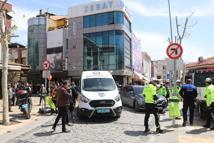 Döviz bürosunda silahlı kavga; 1 yaralı