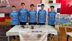 Türk öğrenciler, Yunanistan'da yapılan robot olimpiyatında 1'inci oldu