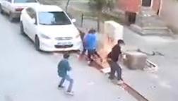 Açıkta bırakılan elektrik panosuna temas eden çocuk elinden yaralandı