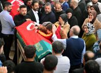 Kahramanmaraş’ta okuldaki saldırıda yaşamını yitiren öğrenciler toprağa verildi