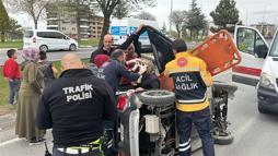 Bahçe duvarına çarpan motosikletteki 1 kişi yaralandı