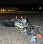 Motosikletiyle refüje çarptı