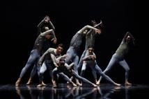 'Momentum' balesinin dünya prömiyeri Süreyya Operası'nda yapıldı