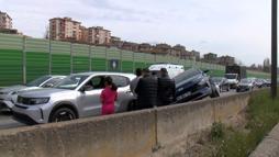 Kartal’da 6 aracın karıştığı zincirleme kaza