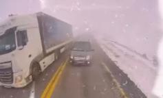 Sisli yolda hatalı sollama kazası araç kamerasında