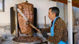 Şarkışla’da 1500 çocuğa döner ikramı