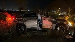 Fatih’te takla atan otomobil parka savruldu: 1 yaralı