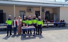 Babasını trafik kazasında kaybeden Burak Efe’ye jandarmadan doğum günü sürprizi