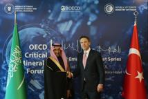 Bakan Bayraktar, Suudi Arabistan Sanayi ve Maden Kaynakları Bakanı İbrahim Al-Khorayef ile görüştü